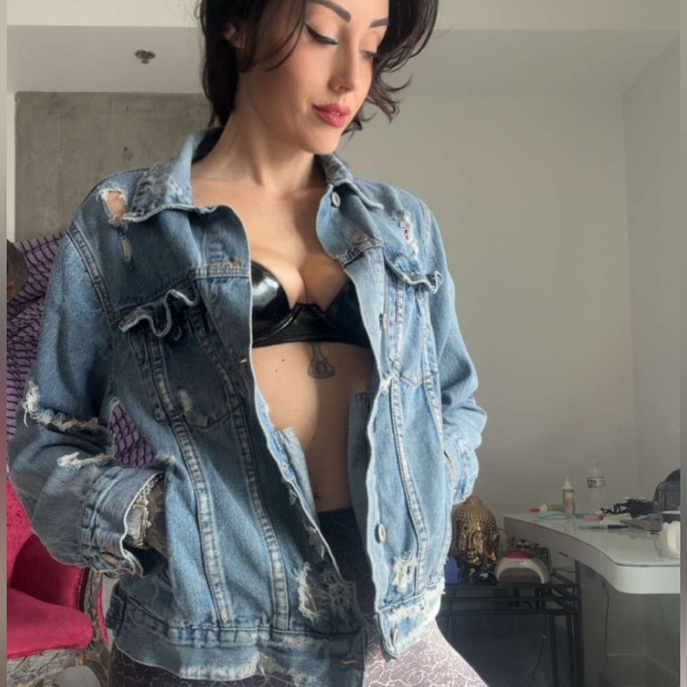 Jean jacket - Picture 9 of 9